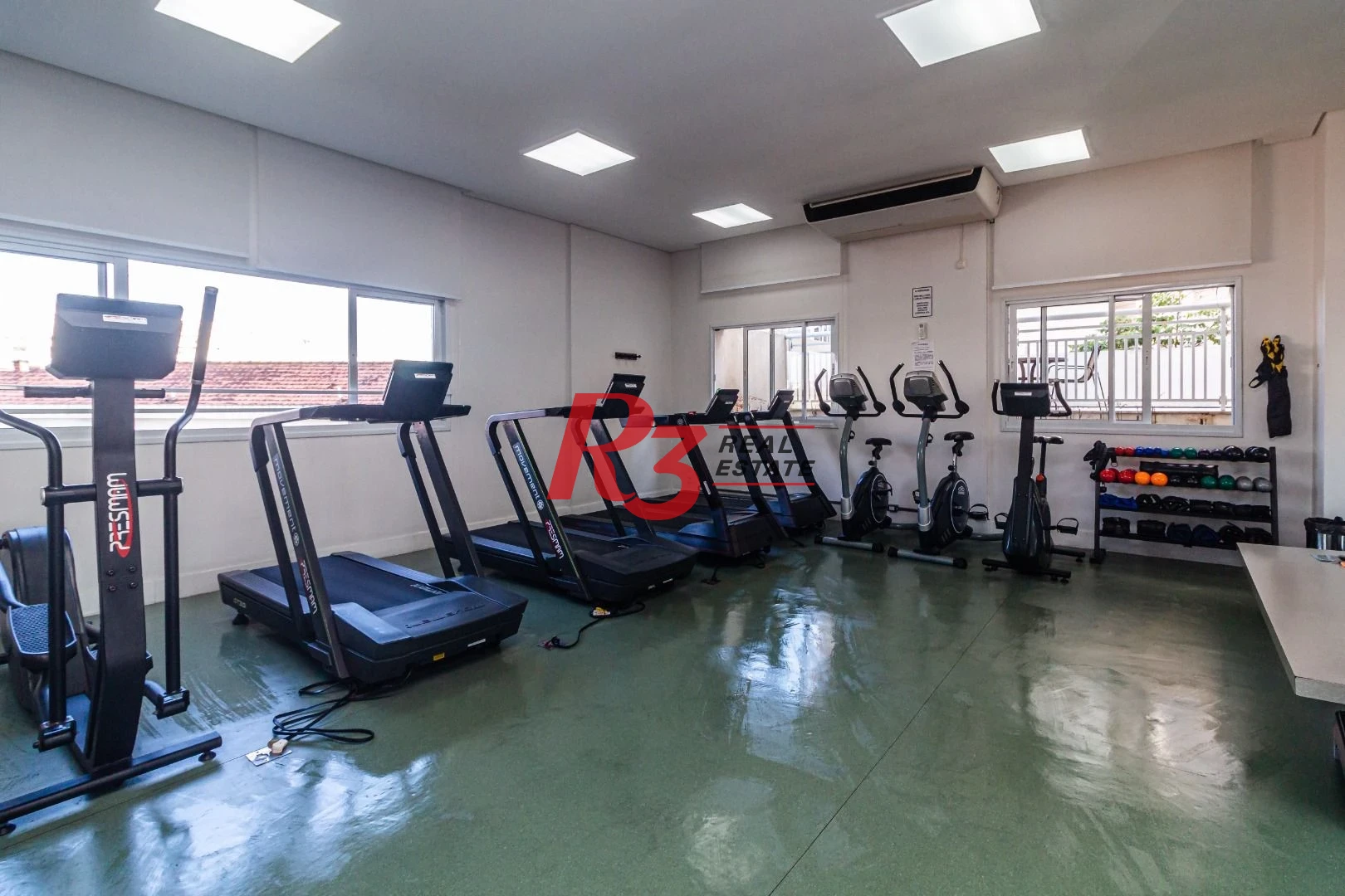 3 dorm com uma suíte - varanda gourmet - 2 vagas - lazer completo